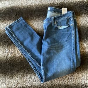 Levis skinny jeans size 33